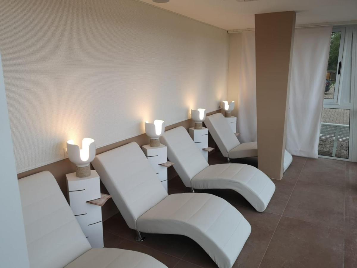 Domaine De Mende Brenoux Suites & Spa Exterior photo